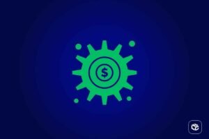 Ícone gráfico de uma engrenagem verde com um símbolo de cifrão no centro, representando finanças, economia ou gestão financeira. O elemento está centralizado sobre um fundo azul escuro, com quatro pequenos círculos verdes ao redor da engrenagem. No canto inferior direito há um pequeno logotipo branco dentro de um quadrado de cantos arredondados.